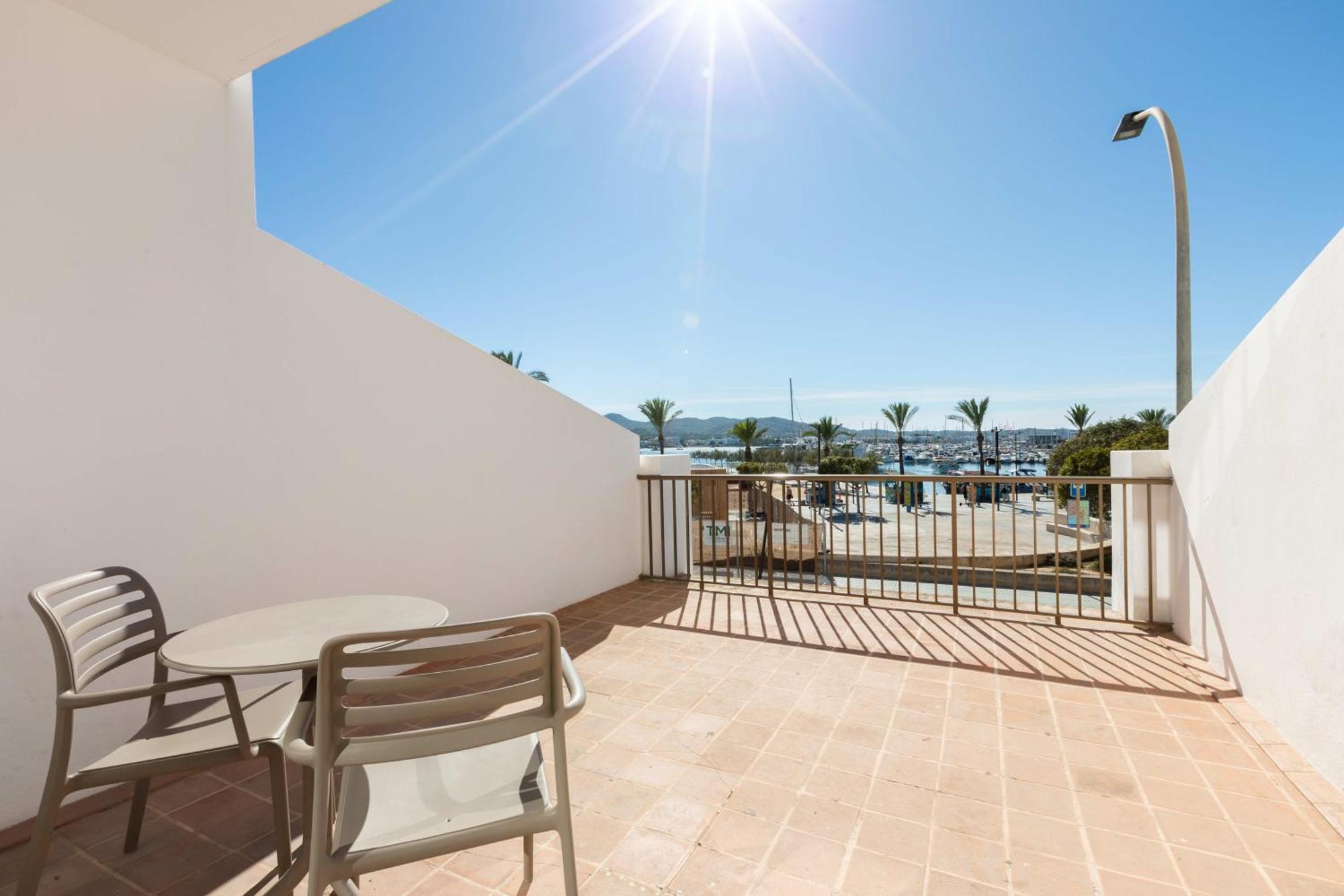 The White Apartments (Adults Only) Sant Antoni de Portmany Zewnętrze zdjęcie